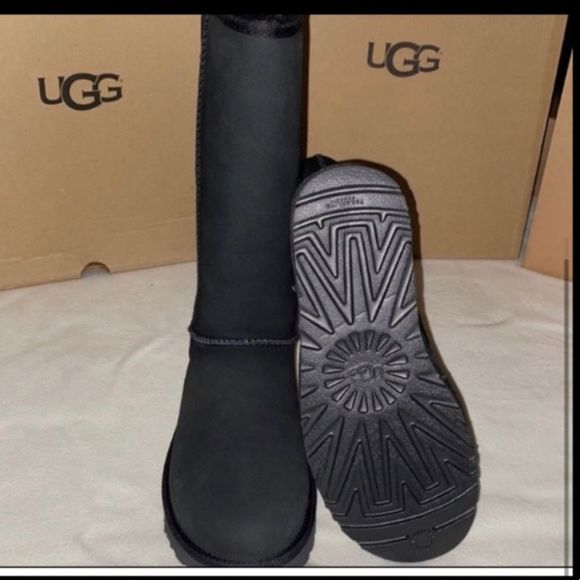 - UGG CLASSIC TALL - Picture 4 of 6